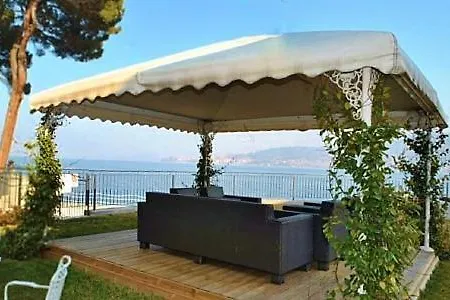 Sleeps 4 Pool Wifi * Meina