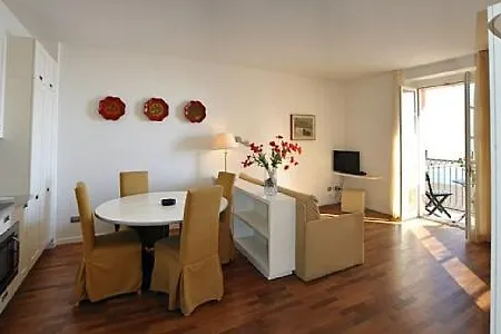 Apartmán Sleeps 4 Pool Wifi Meina