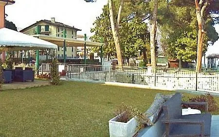Sleeps 4 Pool Wifi